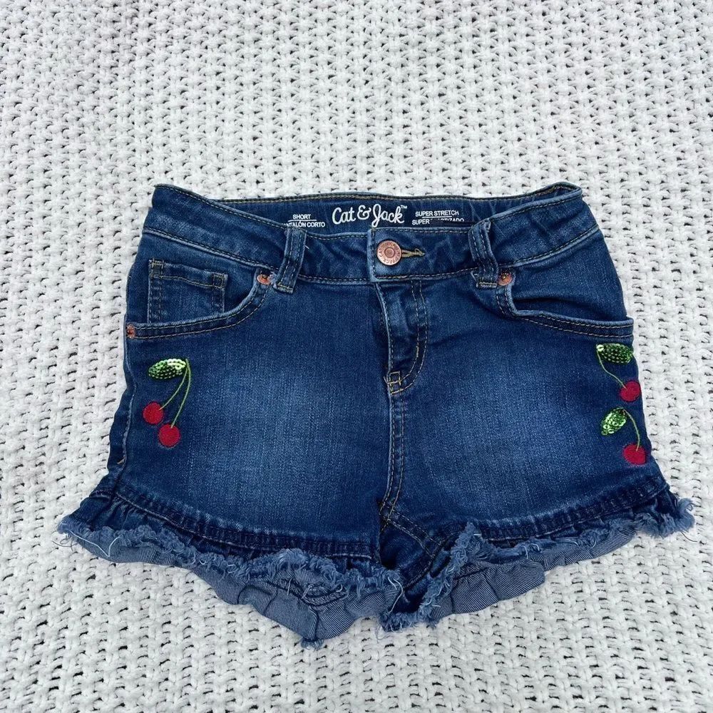 Cat & Jack Girls Cherry Jean Shorts Size M 7/8)